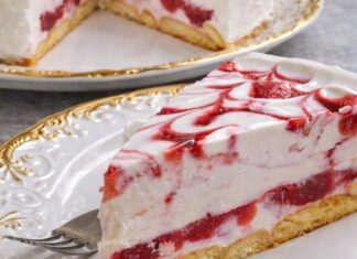 MRAMORNA TORTA OD JAGODA: Izgleda fantastično, a ukus obara s nogu! MRAMORNA TORTA OD JAGODA: Izgleda fantastično, a ukus obara s nogu!