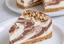 MRAMORNI NUTELLA ČIZKEJK – kremasta fantazija koja osvaja na prvi zalogaj! MRAMORNI NUTELLA ČIZKEJK – kremasta fantazija koja osvaja na prvi zalogaj!