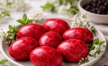 Na OVAJ NAČIN Ruskinje dobijaju NAJLEPŠE CRVENE NIJANSE I EFEKAT MERMERA: Uskršnja jaja izgledaju nestvarno, a tehnika je potpuno prirodna Na OVAJ NAČIN Ruskinje dobijaju NAJLEPŠE CRVENE NIJANSE I EFEKAT MERMERA: Uskršnja jaja izgledaju nestvarno, a tehnika je potpuno prirodna