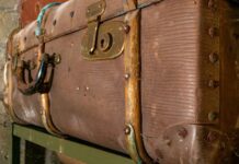 Nakon babine smrti nasledila sam stari kofer, a moja tetka Tamara stan u centru grada: Ožalila sam je tek kad sam videla šta se nalazi unutra Nakon babine smrti nasledila sam stari kofer, a moja tetka Tamara stan u centru grada: Ožalila sam je tek kad sam videla šta se nalazi unutra