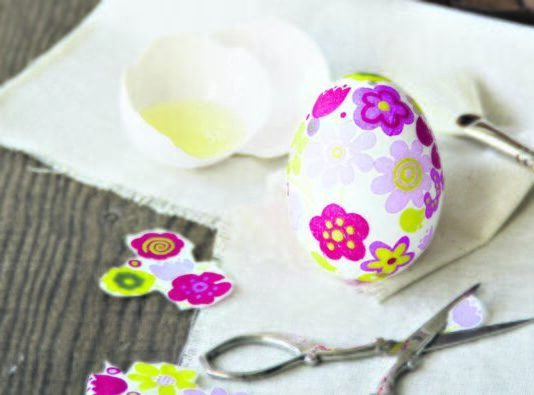 Napravite prelepe šare na jajima prirodnim bojama: Ovaj posao se uvek radi na Veliki petak Napravite prelepe šare na jajima prirodnim bojama: Ovaj posao se uvek radi na Veliki petak