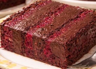 NE POSTOJI KO ĆE STATI NA JEDNOM PARČETU – čoko-malina torta koja osvaja sve! NE POSTOJI KO ĆE STATI NA JEDNOM PARČETU – čoko-malina torta koja osvaja sve!