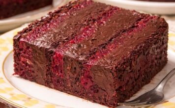 NE POSTOJI KO ĆE STATI NA JEDNOM PARČETU – čoko-malina torta koja osvaja sve! NE POSTOJI KO ĆE STATI NA JEDNOM PARČETU – čoko-malina torta koja osvaja sve!