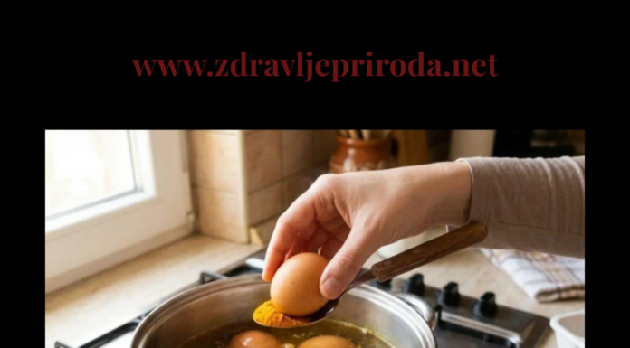Ne stavljajte sirće u vodu za jaja: Uz 1 kašiku ovoga ljuska neće pući, a boja će biti duplo jača Ne stavljajte sirće u vodu za jaja: Uz 1 kašiku ovoga ljuska neće pući, a boja će biti duplo jača
