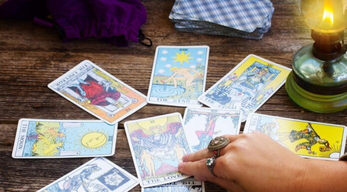 Nedeljni horoskop po tarot kartama od 13. do 19. aprila: Vodolije će biti na ozbiljnom testu, Jarčeve očekuje svetlo na krajutunela, a njih važan preokret Nedeljni horoskop po tarot kartama od 13. do 19. aprila: Vodolije će biti na ozbiljnom testu, Jarčeve očekuje svetlo na krajutunela, a njih važan preokret