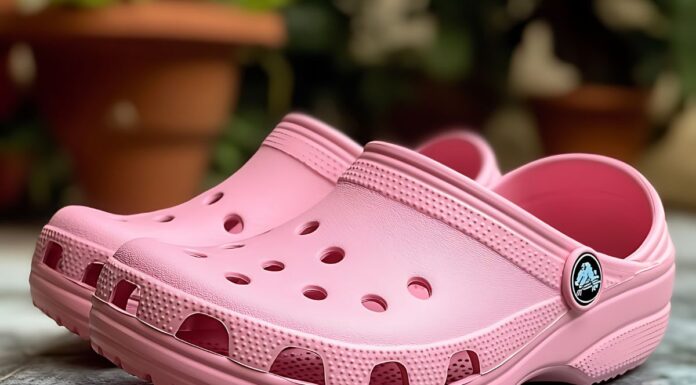 Nekada su ove papuče bile predmet šale, sad izbacili i baletanke koje su postale simbol stila Nekada su ove papuče bile predmet šale, sad izbacili i baletanke koje su postale simbol stila