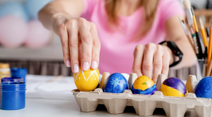Nekoliko zanimljivih ideja za farbanje uskršnjih jaja Nekoliko zanimljivih ideja za farbanje uskršnjih jaja