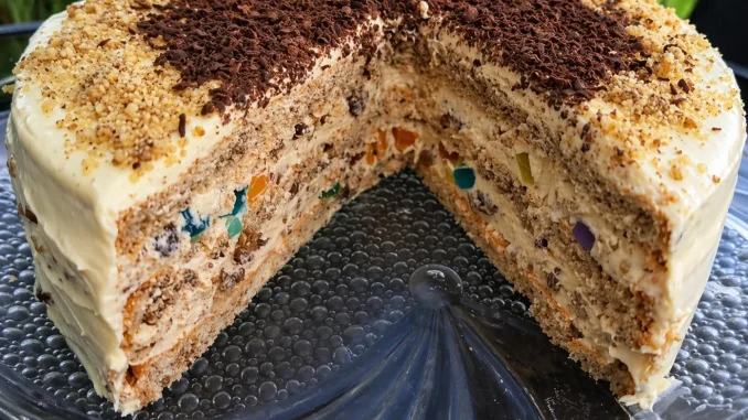 Neobična TORTA ruska salata – starinski recept koji uvek iznenadi goste Neobična TORTA ruska salata – starinski recept koji uvek iznenadi goste