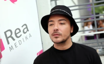 “Ništa nije moglo da ga prodrma” Kolega nakon mnogo godina otkrio šta je Milan Stanković radio u Grandu “Ništa nije moglo da ga prodrma” Kolega nakon mnogo godina otkrio šta je Milan Stanković radio u Grandu