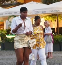 Oblači se kao žena, majčin nakit prokockao, preti da će očevu urnu baciti u smeće?! Evo kako živi sin Medžik Džonsona Oblači se kao žena, majčin nakit prokockao, preti da će očevu urnu baciti u smeće?! Evo kako živi sin Medžik Džonsona