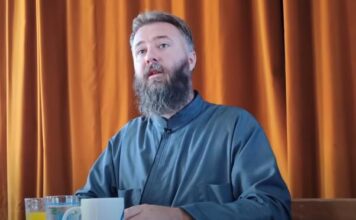 Ovo je prva stvar koju đavo uradi kad uđe u čoveka, a da nije ni svestan: Upozorava otac Predrag Popović Ovo je prva stvar koju đavo uradi kad uđe u čoveka, a da nije ni svestan: Upozorava otac Predrag Popović