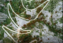 Ovu cestu proglasili su najljepšom na Balkanu! Vijuga kroz 25 oštrih zavoja iznad mora, a nastala je prije više od 140 godina Ovu cestu proglasili su najljepšom na Balkanu! Vijuga kroz 25 oštrih zavoja iznad mora, a nastala je prije više od 140 godina