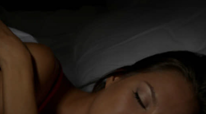 Ovu voćku jedite svako veče: Spavaćete „kao top“ cijele noći i tijelo će vam se preporoditi Ovu voćku jedite svako veče: Spavaćete „kao top“ cijele noći i tijelo će vam se preporoditi