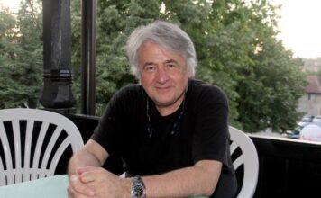 Oženio Nedu Arnerić, Tanji Bošković napravio decu, a Mis sveta ostavio zbog njene rođake: U 79. ljubi fatalnu ženu s burnom prošlošću koja ostavlja bez daha Oženio Nedu Arnerić, Tanji Bošković napravio decu, a Mis sveta ostavio zbog njene rođake: U 79. ljubi fatalnu ženu s burnom prošlošću koja ostavlja bez daha