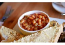 Pasulj bez mesa na turski način: Jedan sastojak daje mu poseban šmek, smazaćete ga očas posla, nema greške Pasulj bez mesa na turski način: Jedan sastojak daje mu poseban šmek, smazaćete ga očas posla, nema greške