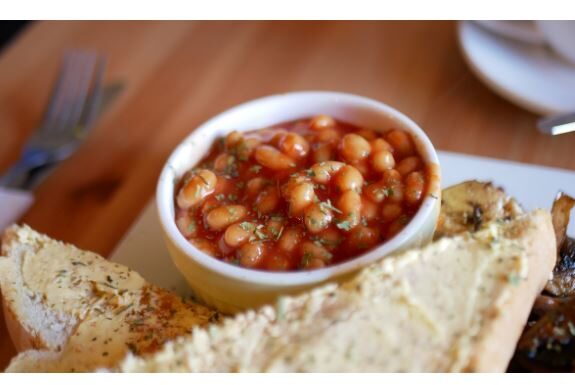 Pasulj bez mesa na turski način: Jedan sastojak daje mu poseban šmek, smazaćete ga očas posla, nema greške Pasulj bez mesa na turski način: Jedan sastojak daje mu poseban šmek, smazaćete ga očas posla, nema greške