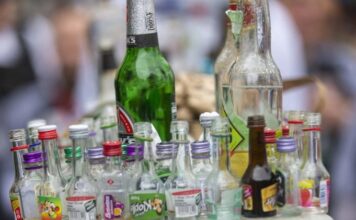 Piće koje najviše uništava jetru: Nije ni pivo ni vino, već ono koje svi potcenjuju Piće koje najviše uništava jetru: Nije ni pivo ni vino, već ono koje svi potcenjuju