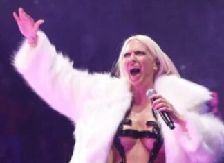 PJEVA NA R0MSK0J SVADBl: Karleuša zagrmela Sinana: Da nema snimka ne bismo verovali! PJEVA NA R0MSK0J SVADBl: Karleuša zagrmela Sinana: Da nema snimka ne bismo verovali!