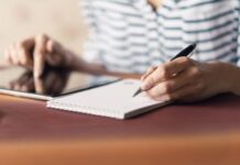 Posle dedine smrti, moja braća i sestre su dobili kuću, novac i auto: A ja staru kutiju za ručak koju je nosio na posao – kad sam je otvorila srce mi je stalo Posle dedine smrti, moja braća i sestre su dobili kuću, novac i auto: A ja staru kutiju za ručak koju je nosio na posao - kad sam je otvorila srce mi je stalo