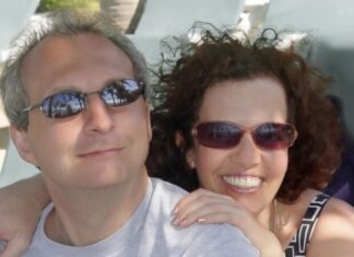 Posle razvoda utehu sam našla u 11 godina starijem Siniši, kleo se u našu ljubav, bila sam najsrećnija: A onda mi se javio jedna dečko na Fejsu i slomio mi srce Posle razvoda utehu sam našla u 11 godina starijem Siniši, kleo se u našu ljubav, bila sam najsrećnija: A onda mi se javio jedna dečko na Fejsu i slomio mi srce