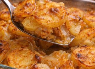 POSNI ZAPEČENI KROMPIR SA LUKOM – jeftino jelo koje osvaja na prvi zalogaj! POSNI ZAPEČENI KROMPIR SA LUKOM – jeftino jelo koje osvaja na prvi zalogaj!