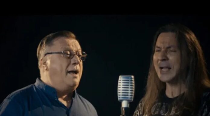 Posthumno objavljen duet Halida Bešlića s Amirom Jesenkovićem, sinom legendarnog nogometaša Sarajeva Posthumno objavljen duet Halida Bešlića s Amirom Jesenkovićem, sinom legendarnog nogometaša Sarajeva