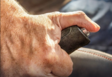 Povlačite li ručnu pri parkiranju? Stručnjaci kažu da mnogi vozači griješe Povlačite li ručnu pri parkiranju? Stručnjaci kažu da mnogi vozači griješe