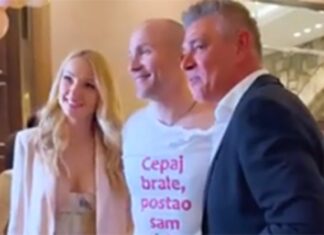 Savo Milošević sa 10 godina mlađom partnerkom na slavlju kod Ace Sofronijevića Savo Milošević sa 10 godina mlađom partnerkom na slavlju kod Ace Sofronijevića