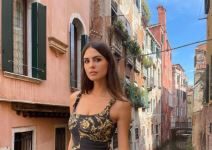 Sestra Jelene Marjanović uživa u raskoši daleko od Beograda: Radi sa svetskim facama, a o ubistvu pevačice imala je samo jednu rečenicu Sestra Jelene Marjanović uživa u raskoši daleko od Beograda: Radi sa svetskim facama, a o ubistvu pevačice imala je samo jednu rečenicu