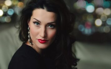 Srela sam bivšeg muža 12 godina od kako me ostavio: “Da li ti je žao sada što si me izgubila” pitao je pun sebe, a onda sam uradila nešto o čemu sam sanjala Srela sam bivšeg muža 12 godina od kako me ostavio: "Da li ti je žao sada što si me izgubila" pitao je pun sebe, a onda sam uradila nešto o čemu sam sanjala