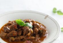 Starinski recept za pravi domaći gulaš: Idealan vikend ručak – Ovako su to radile naše bake, caka je u jednom sastojku Starinski recept za pravi domaći gulaš: Idealan vikend ručak - Ovako su to radile naše bake, caka je u jednom sastojku