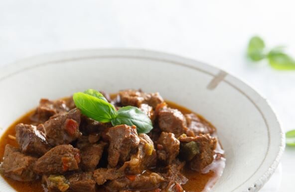 Starinski recept za pravi domaći gulaš: Idealan vikend ručak – Ovako su to radile naše bake, caka je u jednom sastojku Starinski recept za pravi domaći gulaš: Idealan vikend ručak - Ovako su to radile naše bake, caka je u jednom sastojku