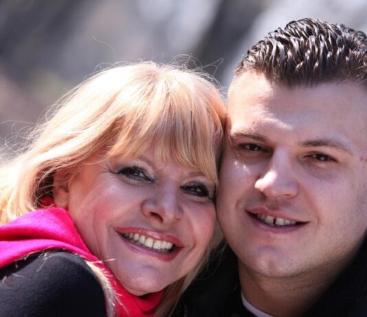 Svi muškarci Hanke Paldum: Dva braka, bolni razvodi i sin za čiji je život godinama strepila Svi muškarci Hanke Paldum: Dva braka, bolni razvodi i sin za čiji je život godinama strepila