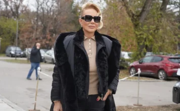 Tajni biznis Lepe Brene: Niko ne zna da je ona vlasnica od 1993., a cijeli grad i danas kupuje kod nje Tajni biznis Lepe Brene: Niko ne zna da je ona vlasnica od 1993., a cijeli grad i danas kupuje kod nje