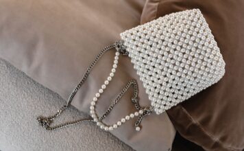 Torbe zbog kojih će svaka večernja kombinacija izgledati skuplje: Ovi modeli su ljubav na prvi pogled Torbe zbog kojih će svaka večernja kombinacija izgledati skuplje: Ovi modeli su ljubav na prvi pogled