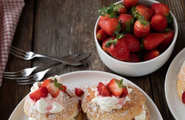 Torta od kuvanih uskršnjih jaja je nešto fantastično: Pravi se lako i brzo Torta od kuvanih uskršnjih jaja je nešto fantastično: Pravi se lako i brzo