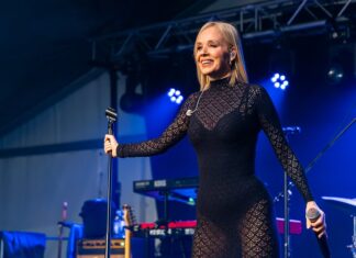 Veliki hit Jelene Rozge nakon 15 godina dobit će svoj spot Veliki hit Jelene Rozge nakon 15 godina dobit će svoj spot