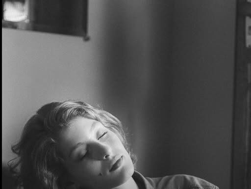 Žena koja je naučila da uživa u svojoj samoći je neustrašiva: Više je niko ne može ucjenjivati ljubavlju Žena koja je naučila da uživa u svojoj samoći je neustrašiva: Više je niko ne može ucjenjivati ljubavlju