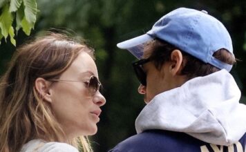 Ženi se pop zvezda Hari Stajls: Buduća mlada 5 godina starija, do sada bila verena 3 puta i jednom razvedena Ženi se pop zvezda Hari Stajls: Buduća mlada 5 godina starija, do sada bila verena 3 puta i jednom razvedena