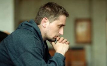 Andrej se zaljubio u Svetlanu još u petom razredu, majka je bila protiv: “Ona mi je obećana, oženiću je i ti ništa tu ne možeš” rekao je u besu Andrej se zaljubio u Svetlanu još u petom razredu, majka je bila protiv: "Ona mi je obećana, oženiću je i ti ništa tu ne možeš" rekao je u besu