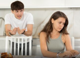 CEO SVET JOJ SE SRUŠIO! Pozajmila je od momka laptop, a onda otkrila njegovo intimno DOPISIVANJE sa ChatGPT-jem CEO SVET JOJ SE SRUŠIO! Pozajmila je od momka laptop, a onda otkrila njegovo intimno DOPISIVANJE sa ChatGPT-jem