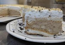 Domaća puslica torta koja uvek uspeva: Neodoljivi spoj hrskavog i kremastog u jednom desertu Domaća puslica torta koja uvek uspeva: Neodoljivi spoj hrskavog i kremastog u jednom desertu