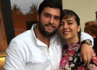 Evo gde su i čime se bave Mandina deca: Ćerka mu izrasla u pravu lepoticu, jedan sin zaveo popularnu Srpkinju, a najmlađi naslednik sve šokirao čime se bavi Evo gde su i čime se bave Mandina deca: Ćerka mu izrasla u pravu lepoticu, jedan sin zaveo popularnu Srpkinju, a najmlađi naslednik sve šokirao čime se bavi