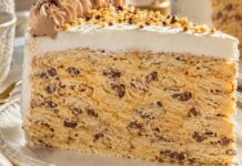Grčka kraljica sa Milka čokoladom je definitivno torta koja će vas oduševiti… Grčka kraljica sa Milka čokoladom je definitivno torta koja će vas oduševiti…