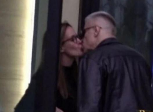 Izašao cijeli spisak muškaraca Đorđa Davida! Šokiraće vas kad vidite ko je među njima, svi ga dobro znaju! (FOTO) Izašao cijeli spisak muškaraca Đorđa Davida! Šokiraće vas kad vidite ko je među njima, svi ga dobro znaju! (FOTO)