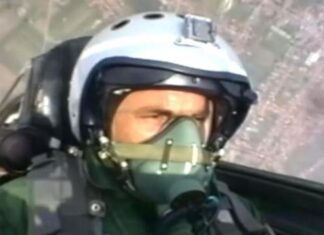 “Izlazite iz aviona majku vam dečiju, nećete vi da ginete, ja ću”: Milenko je poslednji put poleteo iz Batajnice, a ono što se desilo ušlo je u anale "Izlazite iz aviona majku vam dečiju, nećete vi da ginete, ja ću": Milenko je poslednji put poleteo iz Batajnice, a ono što se desilo ušlo je u anale
