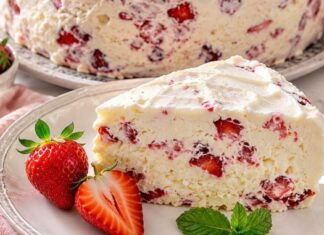 JAGODA SLADOLED TORTA ljetni hit koji se pravi za 10 minuta! JAGODA SLADOLED TORTA ljetni hit koji se pravi za 10 minuta!