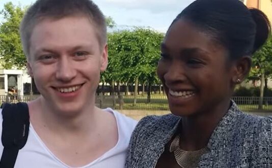 Kad je Dimitrije doveo Nigerijku kući, njegov otac je zamalo doživeo srčani udar: Niko nije verovao da će njihov brak uspeti, osim njegove majke Kad je Dimitrije doveo Nigerijku kući, njegov otac je zamalo doživeo srčani udar: Niko nije verovao da će njihov brak uspeti, osim njegove majke