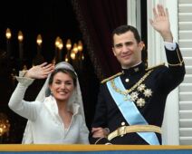 Kad je princ zaprosio raspuštenicu, narod je zanemeo: Pričalo se da je spavala sa zetom, da je abortirala, ali narod i dalje voli svoju kraljicu Kad je princ zaprosio raspuštenicu, narod je zanemeo: Pričalo se da je spavala sa zetom, da je abortirala, ali narod i dalje voli svoju kraljicu
