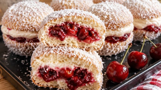 KOLAČ ZA 10 MINUTA: ČAJNI ČUPAVCI sa visnjama koji svima uspijevaju! KOLAČ ZA 10 MINUTA: ČAJNI ČUPAVCI sa visnjama koji svima uspijevaju!